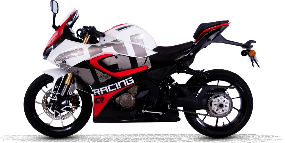 Moto QJ Motor SRK 250 RS en color rojo, vista lateral derecha